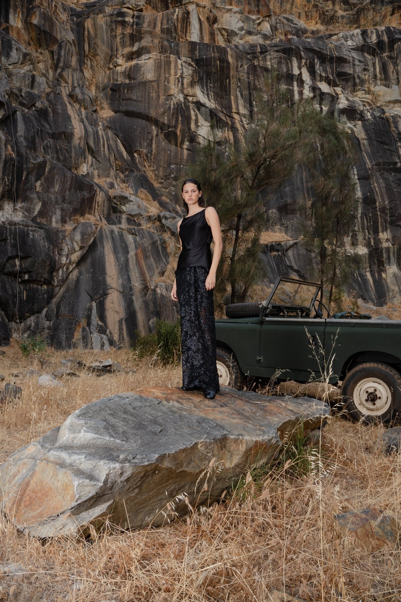 DÉGAGÉ DRESS - NOIR ÉCLAT - Image 4