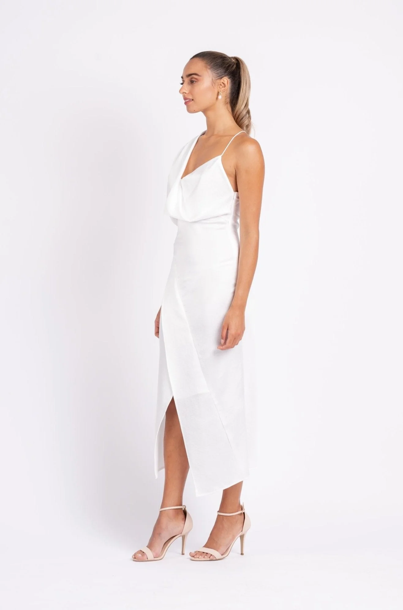 MUSE DRESS IN WHITE ON WHITE - Image 5