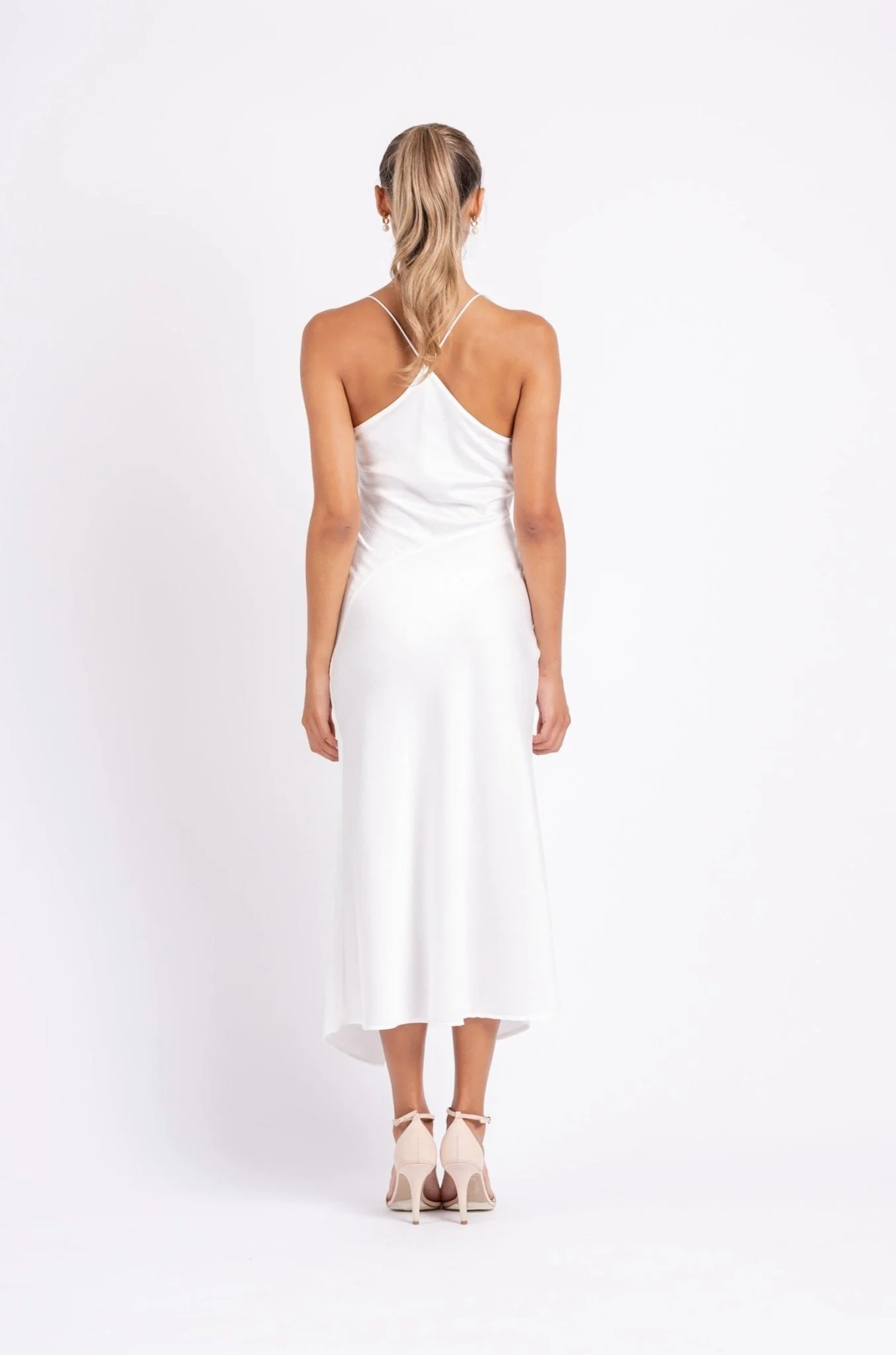 MUSE DRESS IN WHITE ON WHITE - Image 3
