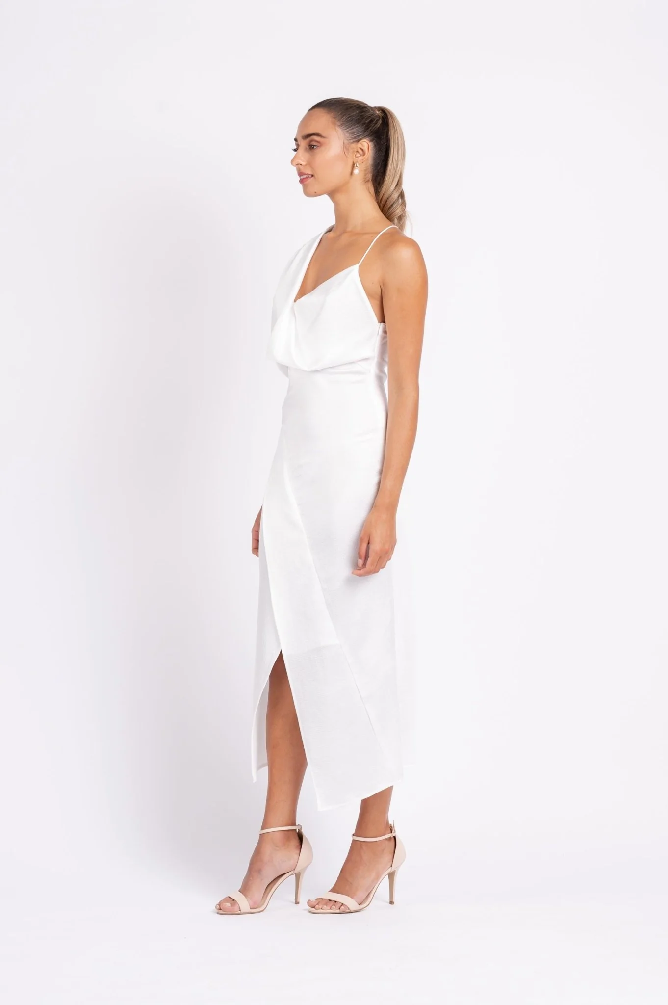 MUSE DRESS IN WHITE ON WHITE - Image 5